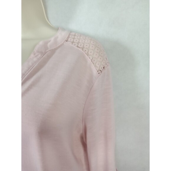 No Boundaries Women Large Pink‎ Roll Tab Sleeve Lace button pullover - Picture 15 of 15